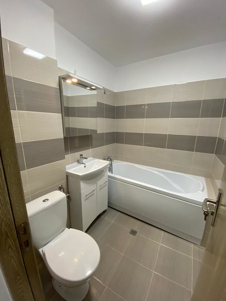 1 Mai, Piata Chibrit,